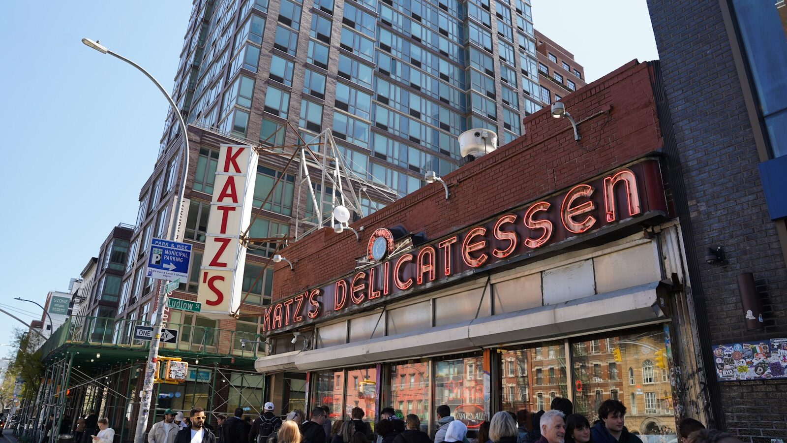 Katz's delicatessen stands in new york city.
